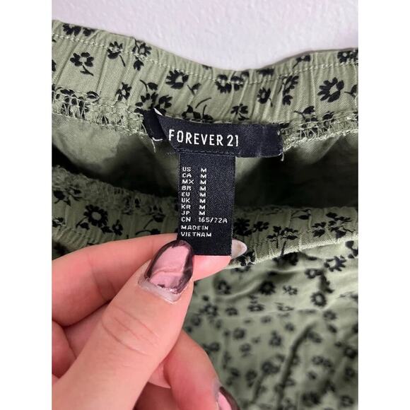 Forever 21 Green Floral Romper Size Medium Spaghetti Strap Drawstring Women’s - Picture 3 of 4